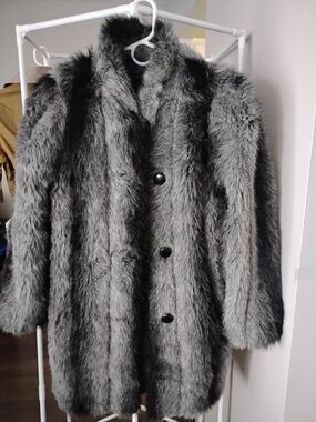 Sears Gray Faux Fur Women's Core Style 3 Button Front Long Sleeve Pea Coat
